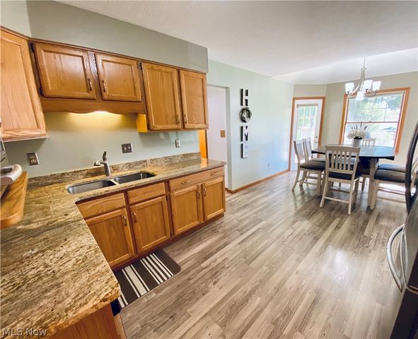 869 MOSS CANYON Drive, Amherst, OH 44001