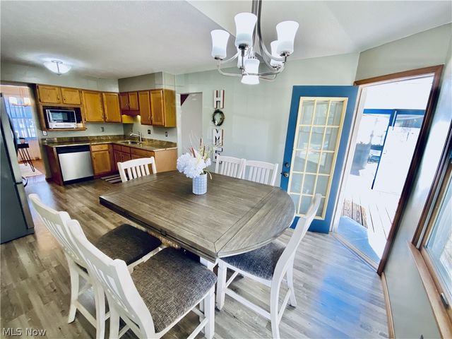 869 MOSS CANYON Drive, Amherst, OH 44001