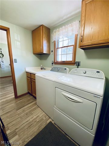 869 MOSS CANYON Drive, Amherst, OH 44001