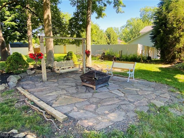 869 MOSS CANYON Drive, Amherst, OH 44001