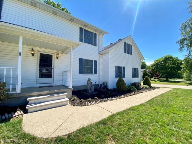 869 MOSS CANYON Drive, Amherst, OH 44001