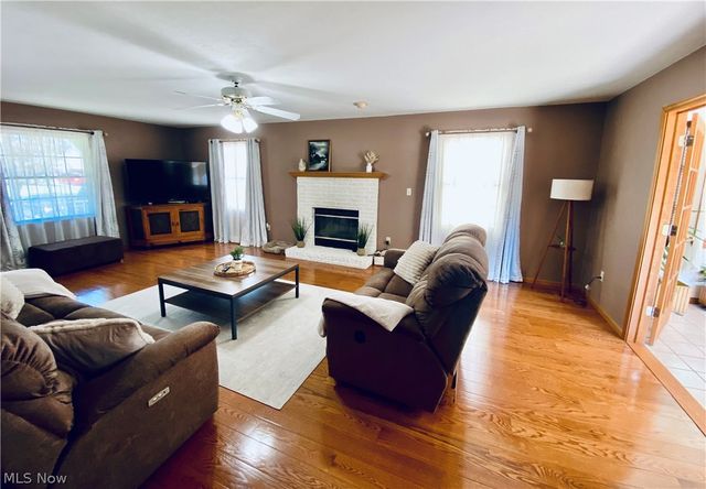 869 MOSS CANYON Drive, Amherst, OH 44001
