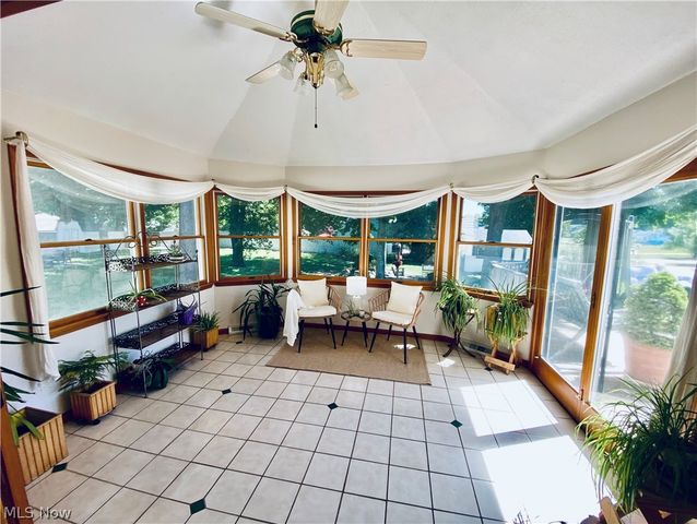 869 MOSS CANYON Drive, Amherst, OH 44001