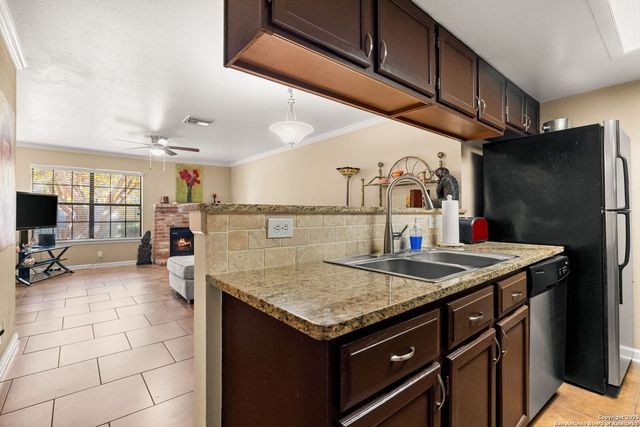 11610 Vance Jackson Rd Apt 105, San Antonio, TX 78230