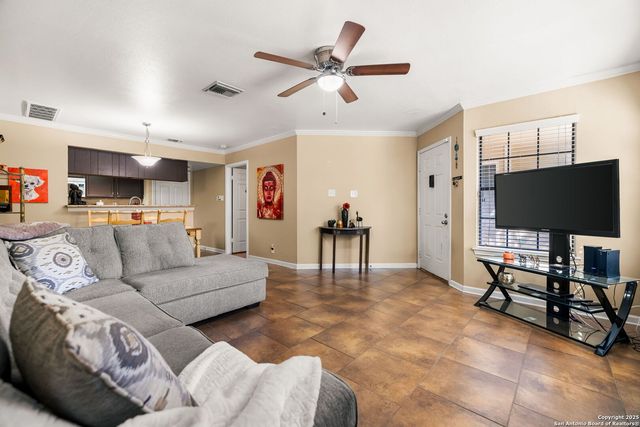 11610 Vance Jackson Rd Apt 105, San Antonio, TX 78230