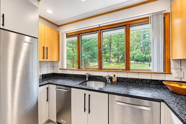 9 West Ridge Dr, Sharon, MA 02067