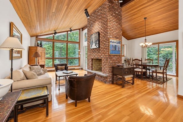 9 West Ridge Dr, Sharon, MA 02067
