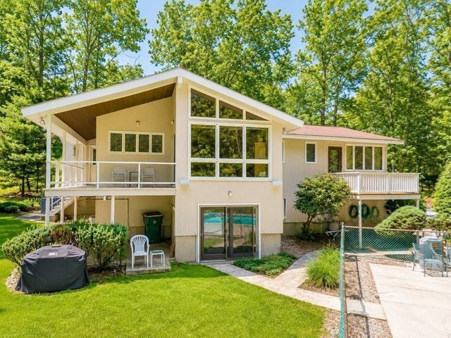 9 West Ridge Dr, Sharon, MA 02067