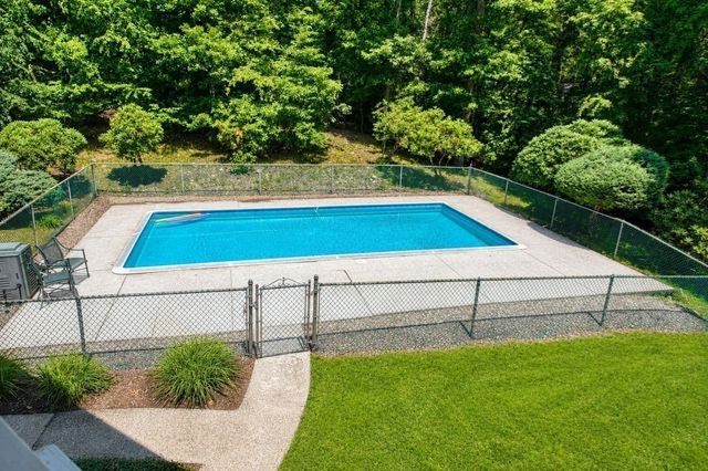 9 West Ridge Dr, Sharon, MA 02067