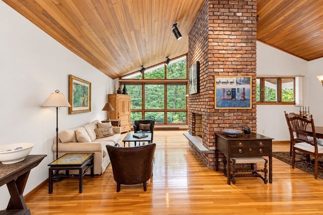 9 West Ridge Dr, Sharon, MA 02067