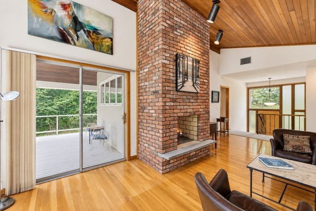 9 West Ridge Dr, Sharon, MA 02067