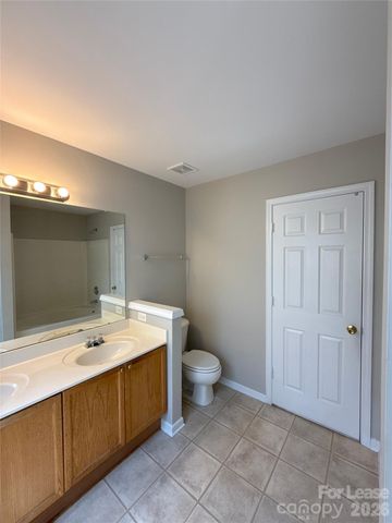 1525 Braveheart Lane, Charlotte, NC 28216