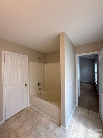 1525 Braveheart Lane, Charlotte, NC 28216