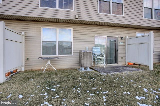 735 BASSETT DRIVE, Chambersburg, PA 17201