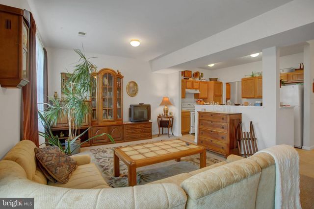735 BASSETT DRIVE, Chambersburg, PA 17201