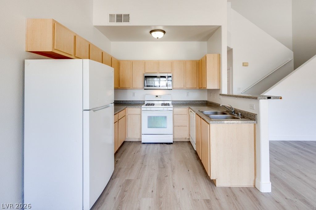 4915 East Russell Road 125, Las Vegas, NV 89120