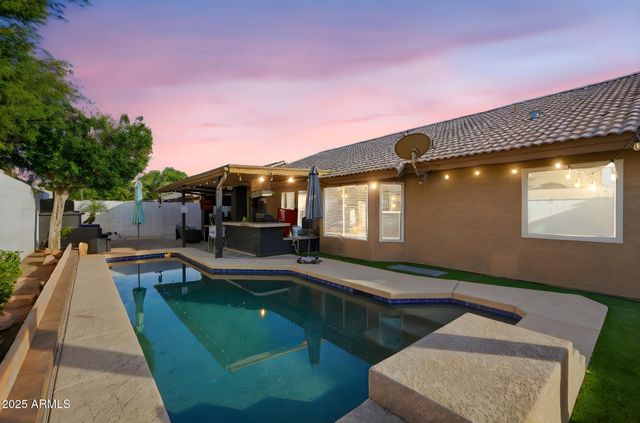 7916 W Rose Lane, Glendale, AZ 85303