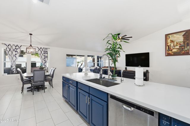 7916 W Rose Lane, Glendale, AZ 85303