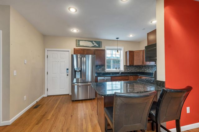 9 Falkland Pl Unit A3, Portsmouth, NH 03801