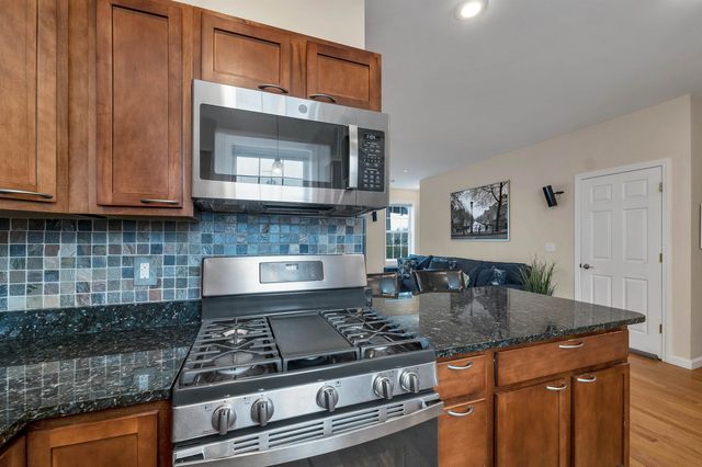 9 Falkland Pl Unit A3, Portsmouth, NH 03801