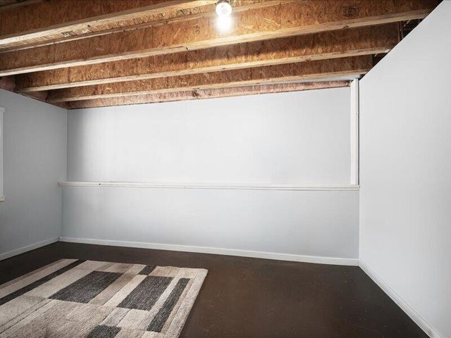 2244 19 Mile Road, Kent City, MI 49330