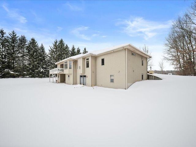 2244 19 Mile Road, Kent City, MI 49330