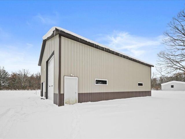 2244 19 Mile Road, Kent City, MI 49330