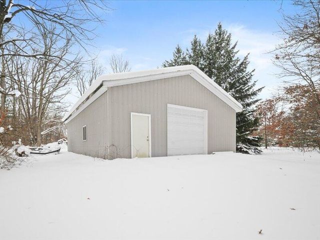 2244 19 Mile Road, Kent City, MI 49330