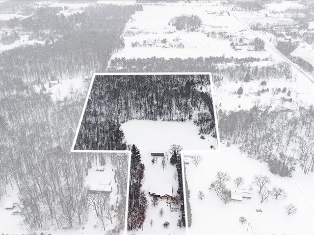 2244 19 Mile Road, Kent City, MI 49330