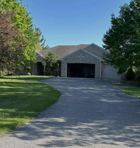 2244 19 Mile Road, Kent City, MI 49330