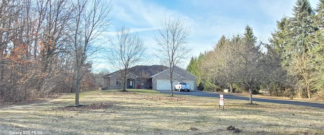 2244 19 Mile Road, Kent City, MI 49330