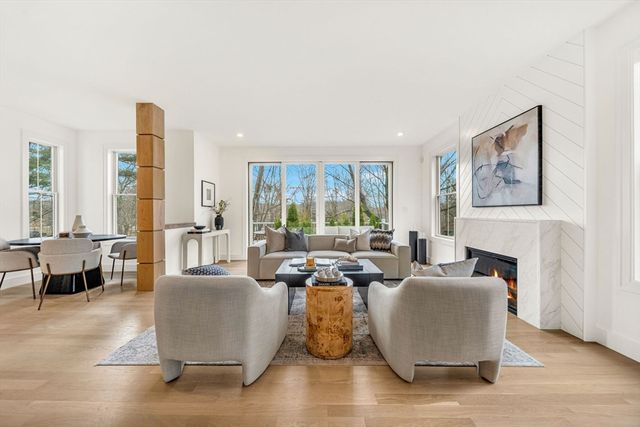 345 Linden St, Wellesley, MA 02481