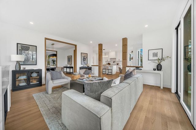 345 Linden St, Wellesley, MA 02481