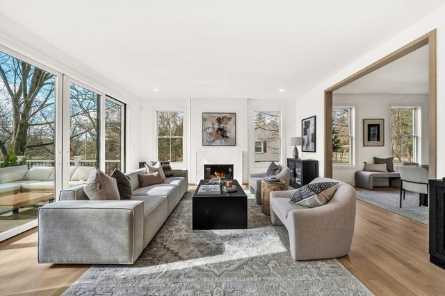 345 Linden St, Wellesley, MA 02481