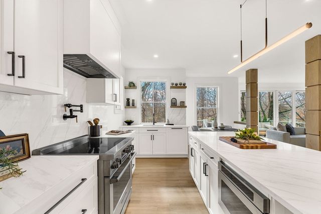 345 Linden St, Wellesley, MA 02481