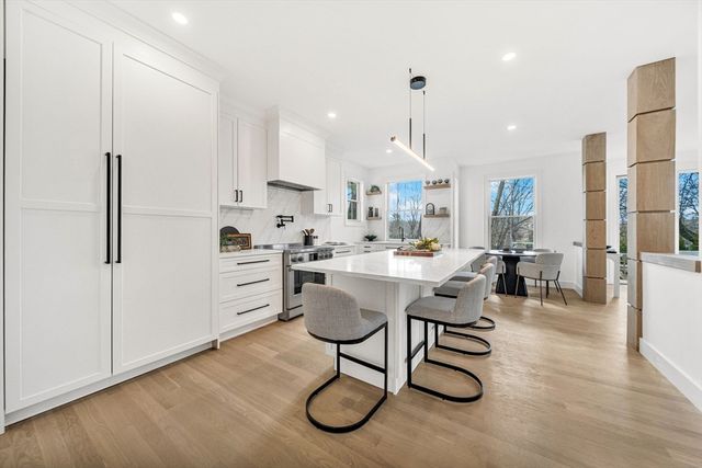 345 Linden St, Wellesley, MA 02481