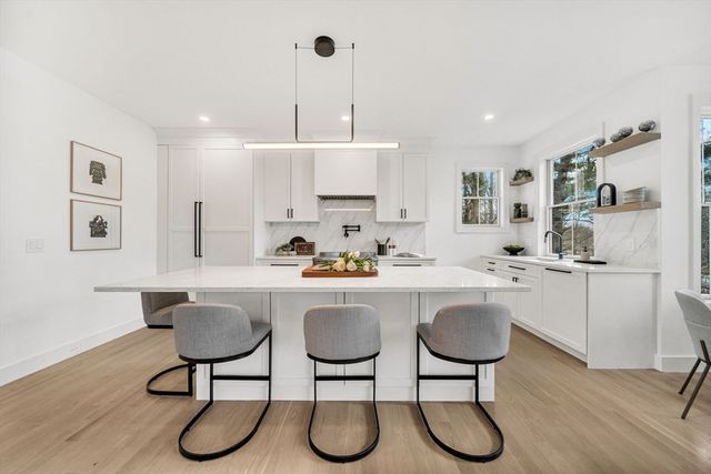 345 Linden St, Wellesley, MA 02481