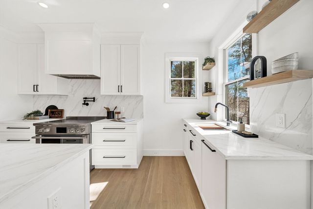 345 Linden St, Wellesley, MA 02481