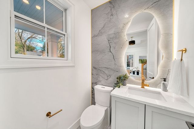 345 Linden St, Wellesley, MA 02481