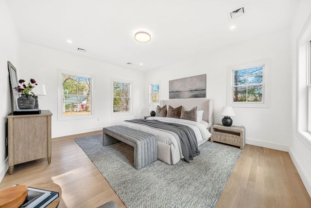 345 Linden St, Wellesley, MA 02481