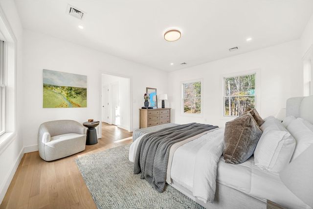 345 Linden St, Wellesley, MA 02481