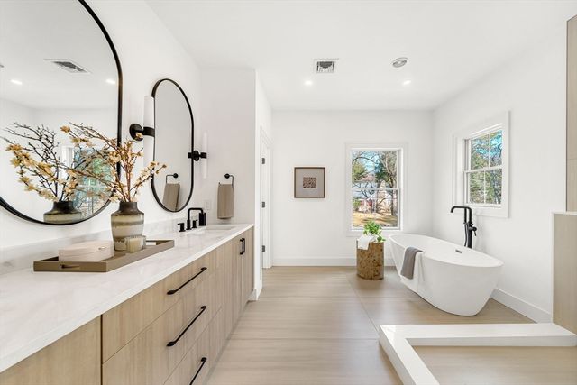 345 Linden St, Wellesley, MA 02481