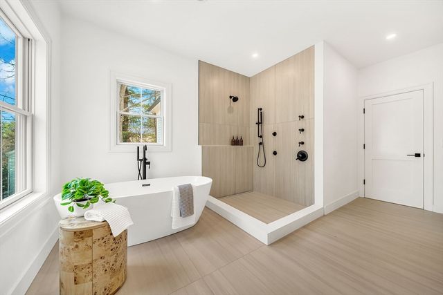 345 Linden St, Wellesley, MA 02481