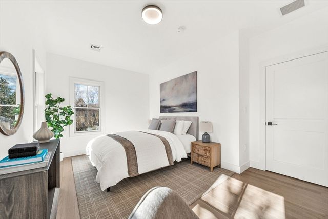 345 Linden St, Wellesley, MA 02481