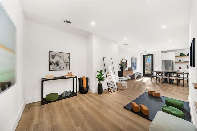 345 Linden St, Wellesley, MA 02481