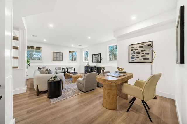 345 Linden St, Wellesley, MA 02481