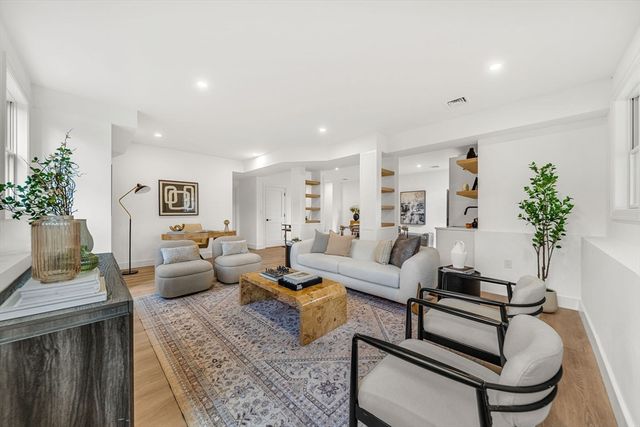 345 Linden St, Wellesley, MA 02481