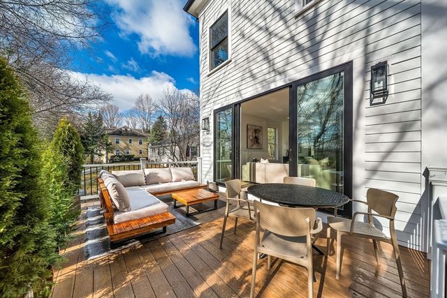 345 Linden St, Wellesley, MA 02481