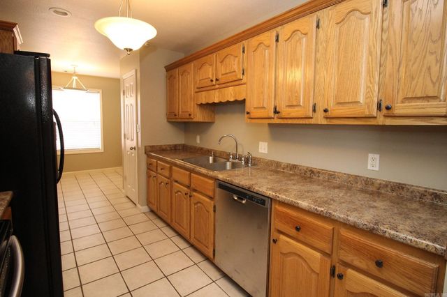 2004 Dana Marie, Paragould, AR 72450