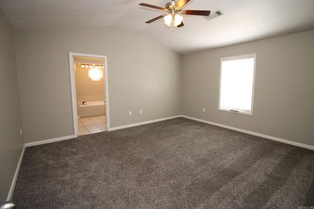 2004 Dana Marie, Paragould, AR 72450